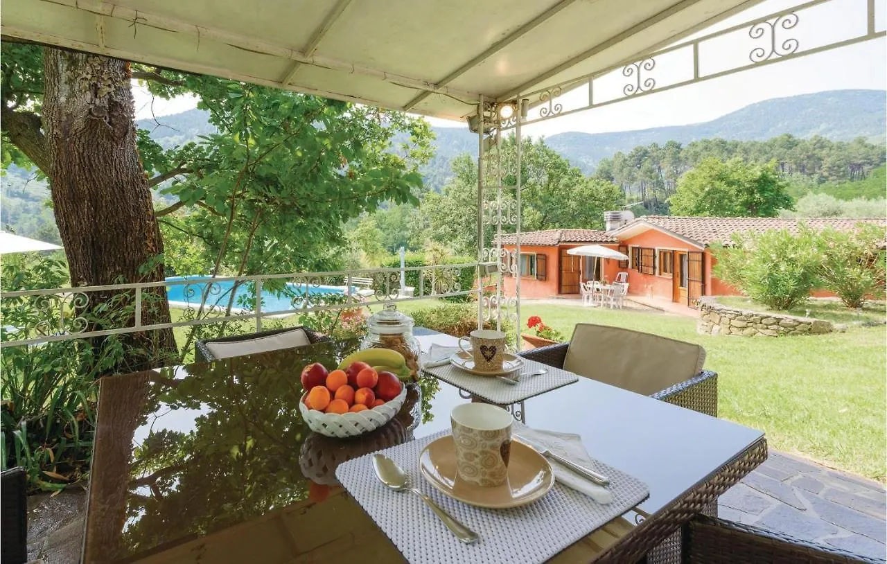 Amazing Home In Colle Di Compito Lu With Kitchen Ruota 0*,