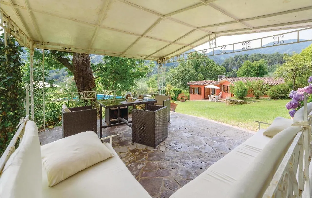 Amazing Home In Colle Di Compito Lu With Kitchen Ruota