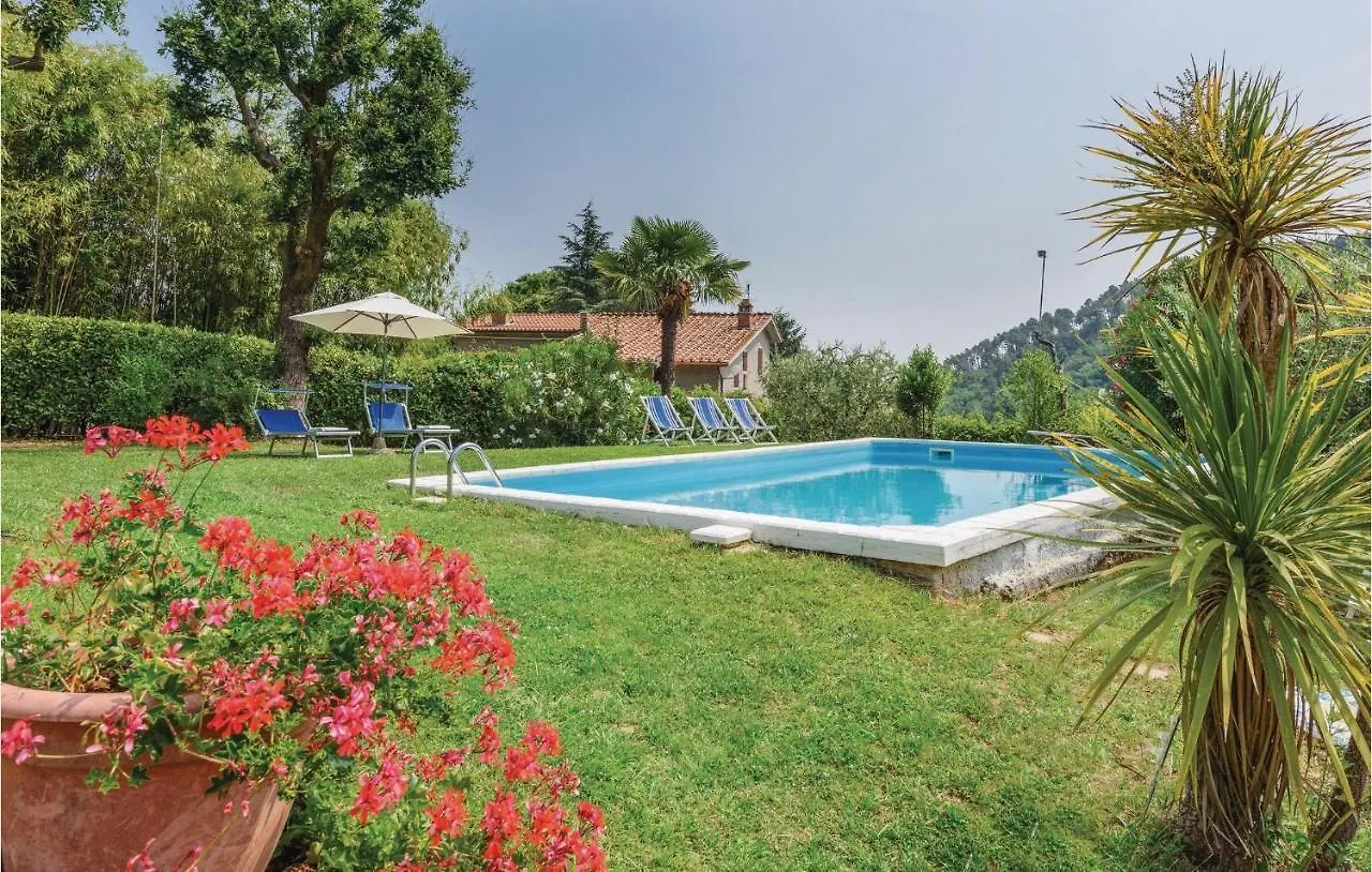 Amazing Home In Colle Di Compito Lu With Kitchen Ruota 0*,  Włochy