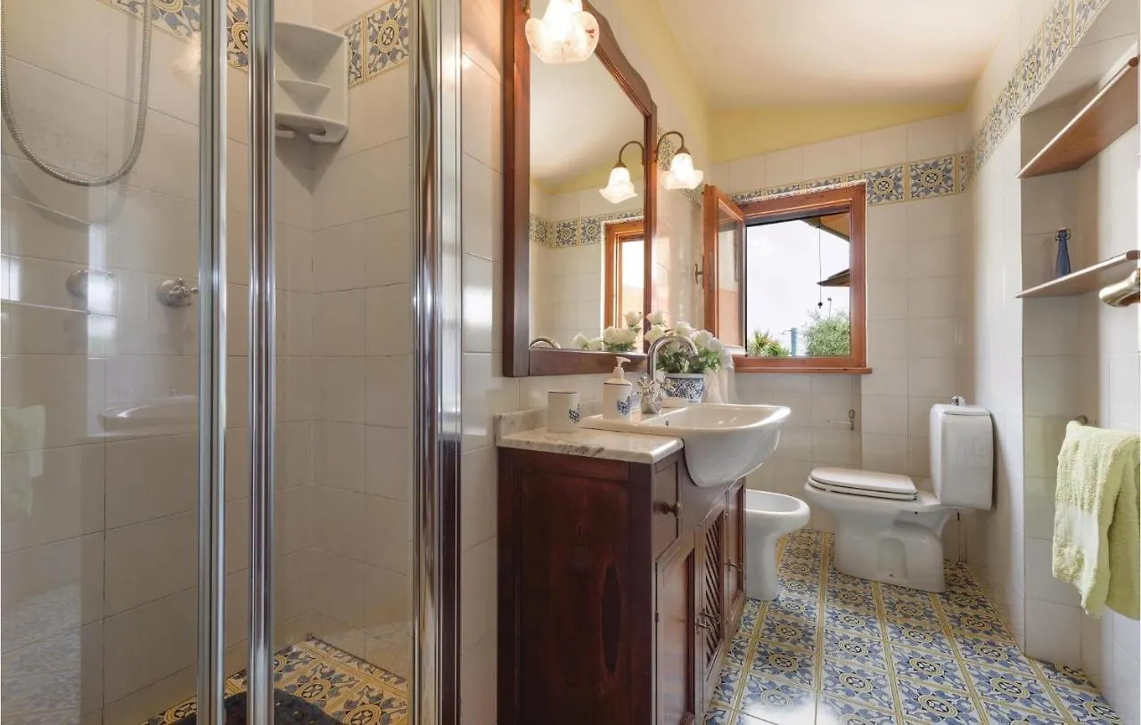 Dom wakacyjny Amazing Home In Colle Di Compito Lu With Kitchen Ruota