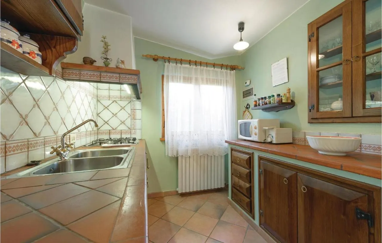 Dom wakacyjny Amazing Home In Colle Di Compito Lu With Kitchen Ruota Włochy